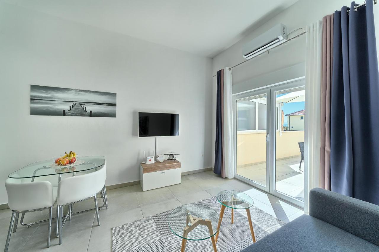 Terrace Apartment Danny Kastela Bagian luar foto